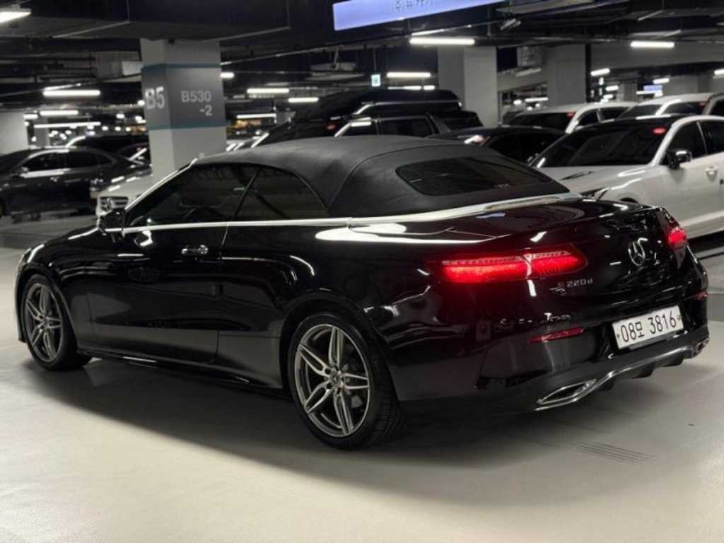 벤츠 E 클래스 E-클래스 W213 E220d 카브리올레 이미지 4