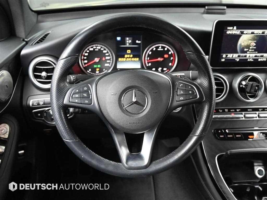 벤츠 GLC 클래스 GLC클래스 X253 GLC 300 4MATIC 쿠페 이미지 12