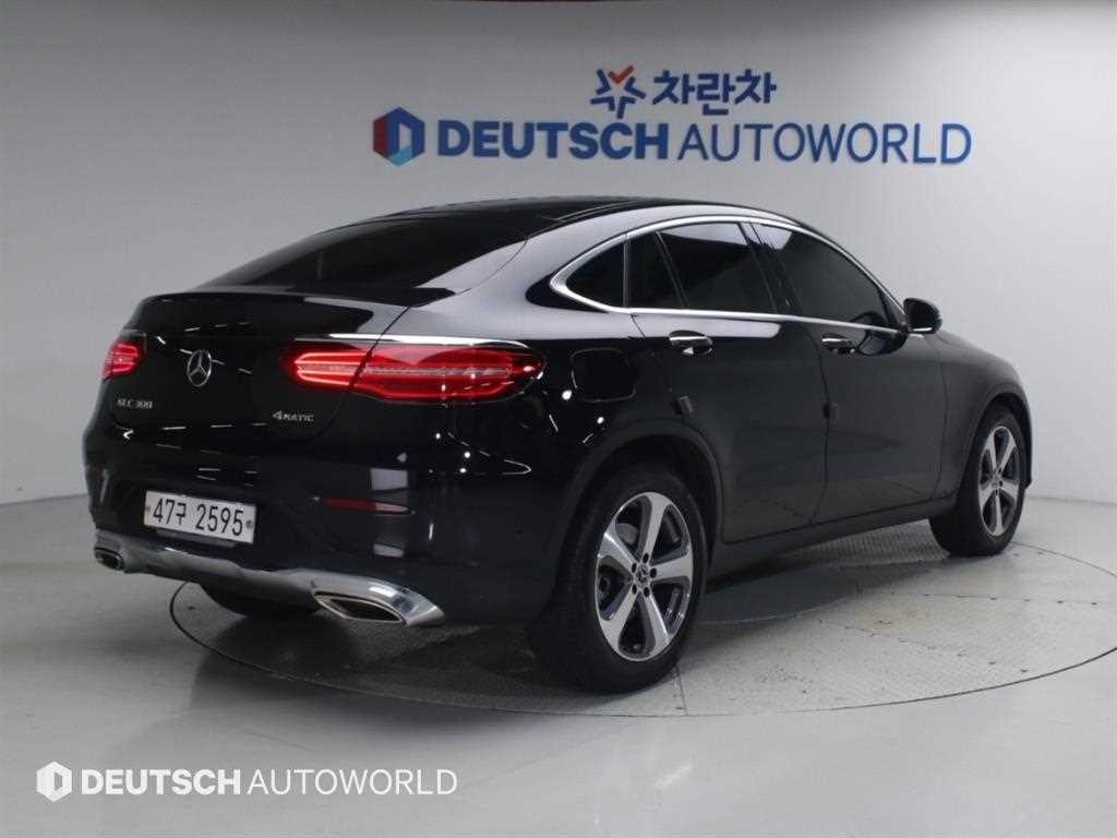 벤츠 GLC 클래스 GLC클래스 X253 GLC 300 4MATIC 쿠페 이미지 2