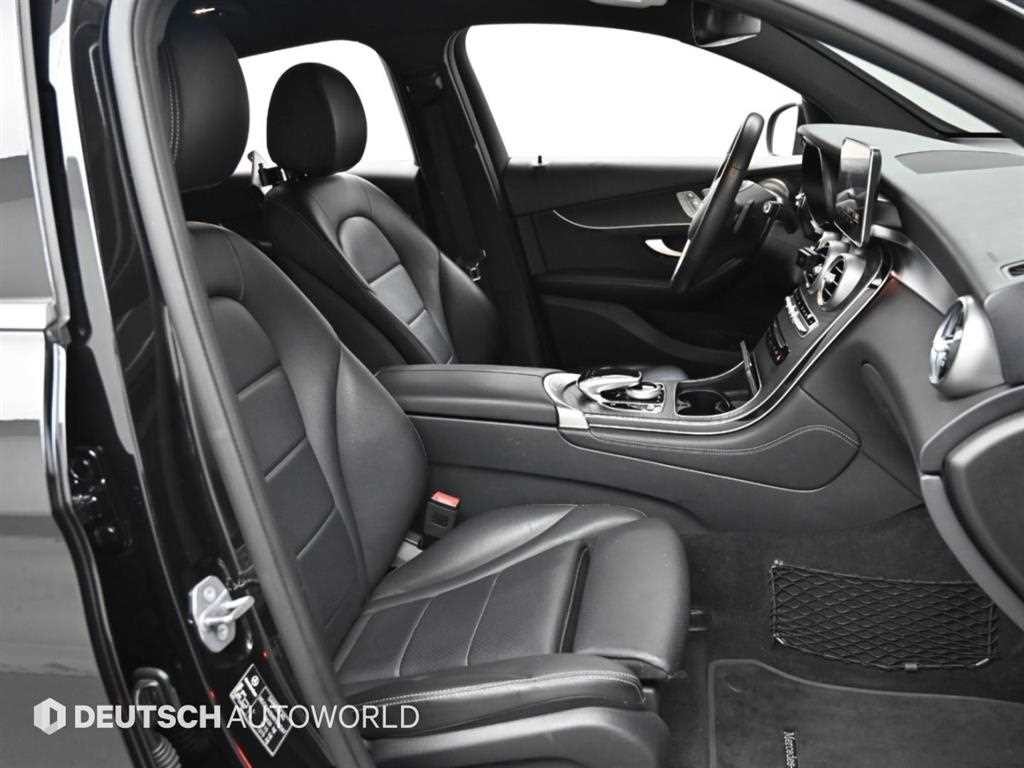 벤츠 GLC 클래스 GLC클래스 X253 GLC 300 4MATIC 쿠페 이미지 9
