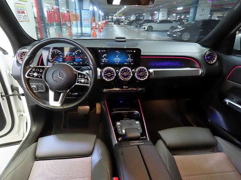 벤츠 EQB EQB (X243) EQB 300 4MATIC 이미지 10