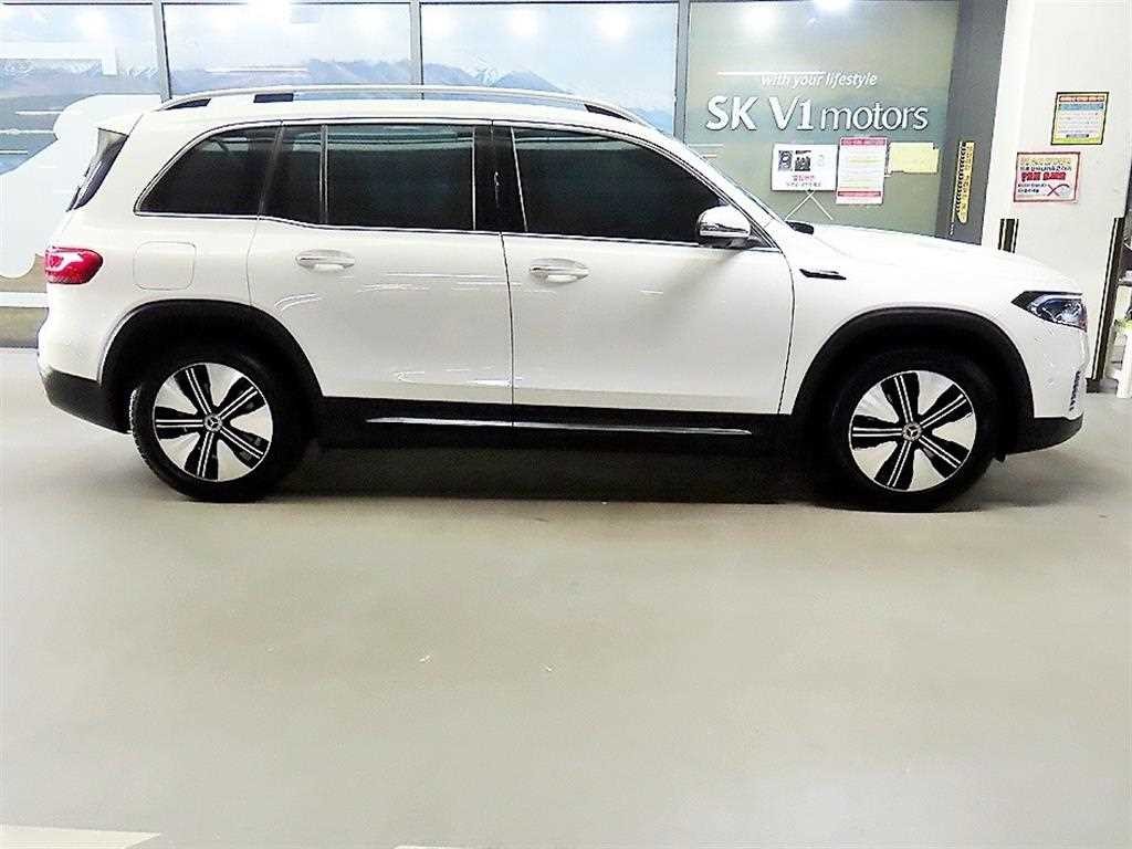 벤츠 EQB EQB (X243) EQB 300 4MATIC 이미지 3