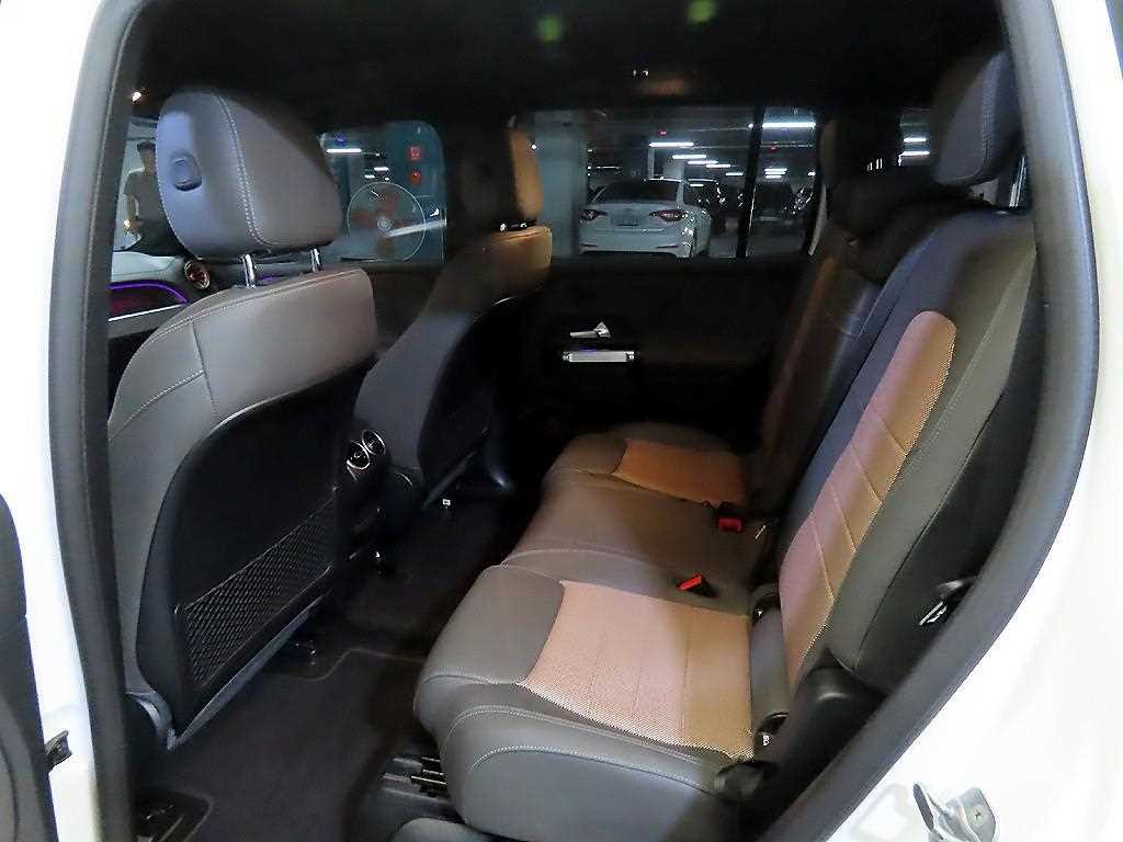 벤츠 EQB EQB (X243) EQB 300 4MATIC 이미지 7