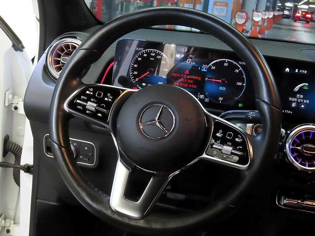 벤츠 EQB EQB (X243) EQB 300 4MATIC 이미지 8