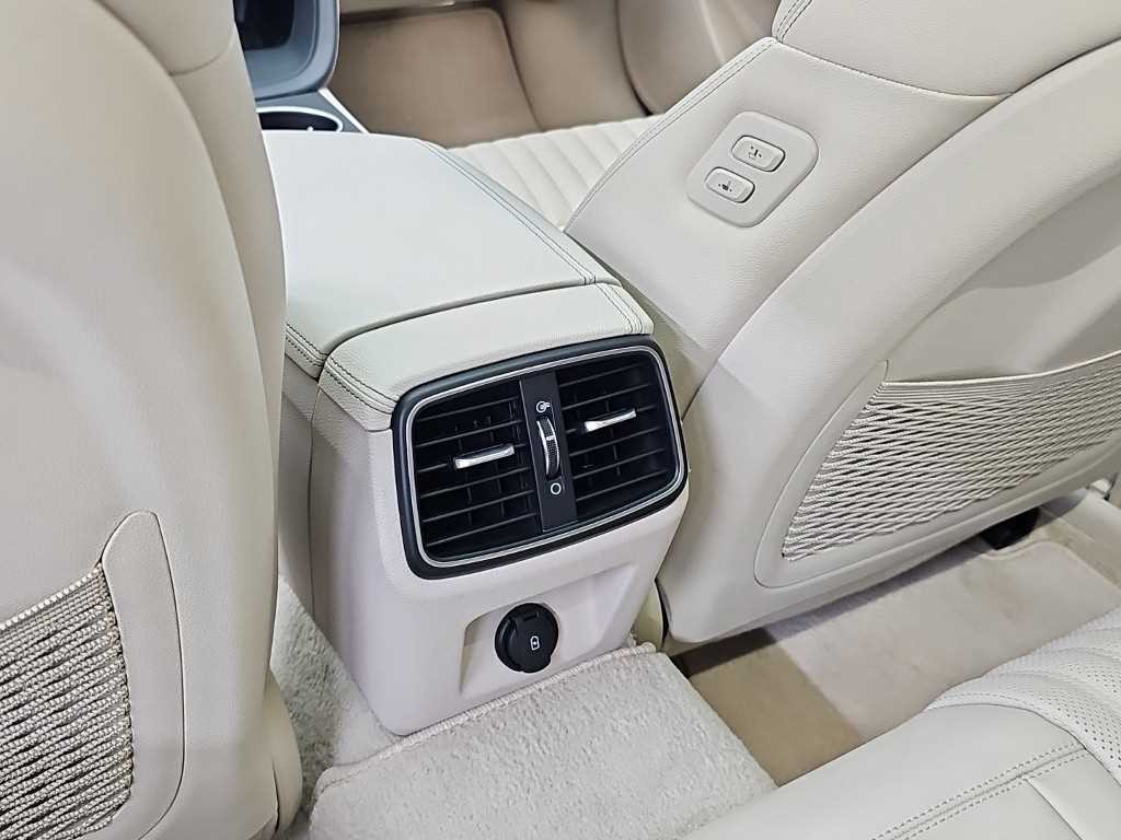 제네시스 G70 더 뉴 G70 가솔린 2.0T 4WD 이미지 12