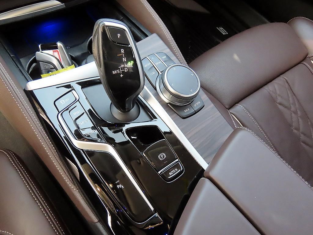 BMW 5시리즈 5시리즈 (G30) 530i xDrive 럭셔리 이미지 11