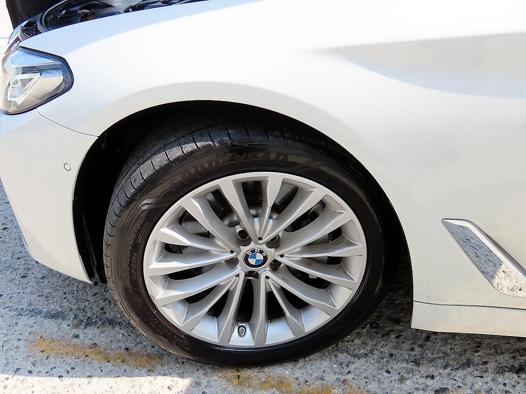 BMW 5시리즈 5시리즈 (G30) 530i xDrive 럭셔리 이미지 20