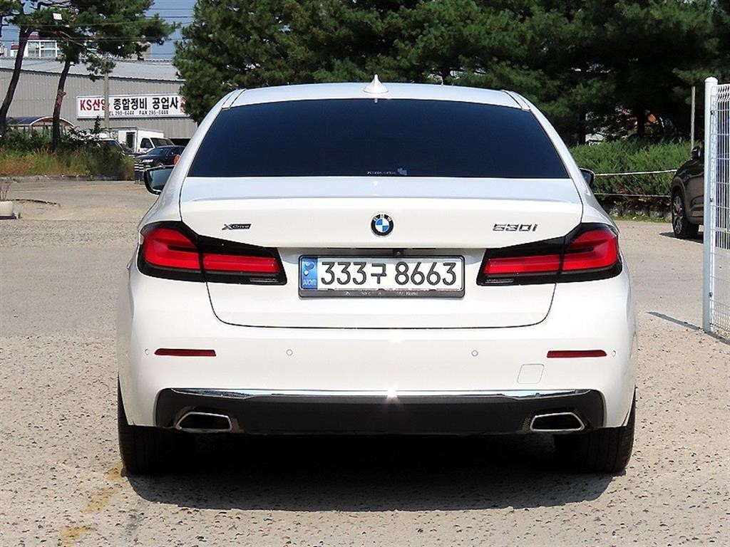 BMW 5시리즈 5시리즈 (G30) 530i xDrive 럭셔리 이미지 4