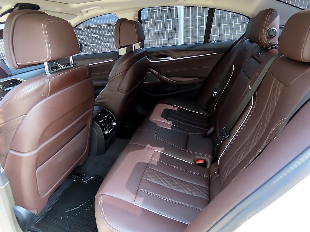 BMW 5시리즈 5시리즈 (G30) 530i xDrive 럭셔리 이미지 6