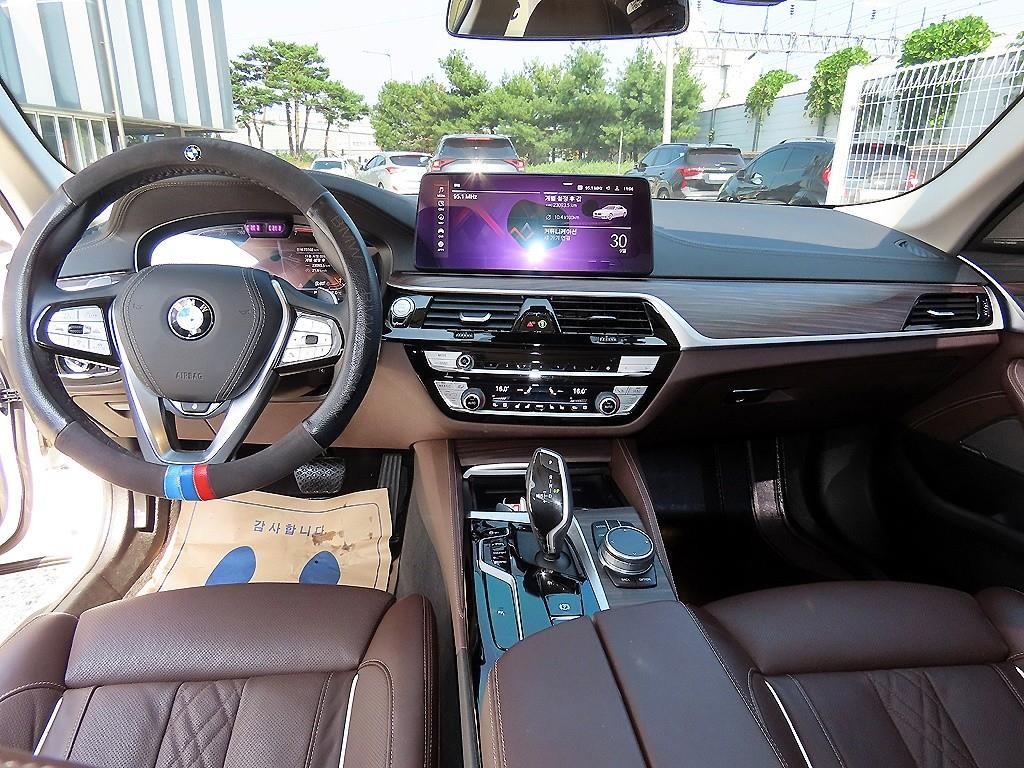BMW 5시리즈 5시리즈 (G30) 530i xDrive 럭셔리 이미지 7