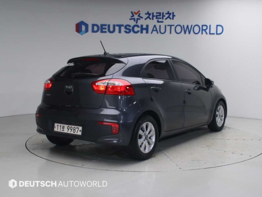 기아 프라이드 더 뉴 프라이드 5DR 1.4 디젤 럭셔리 이미지 2