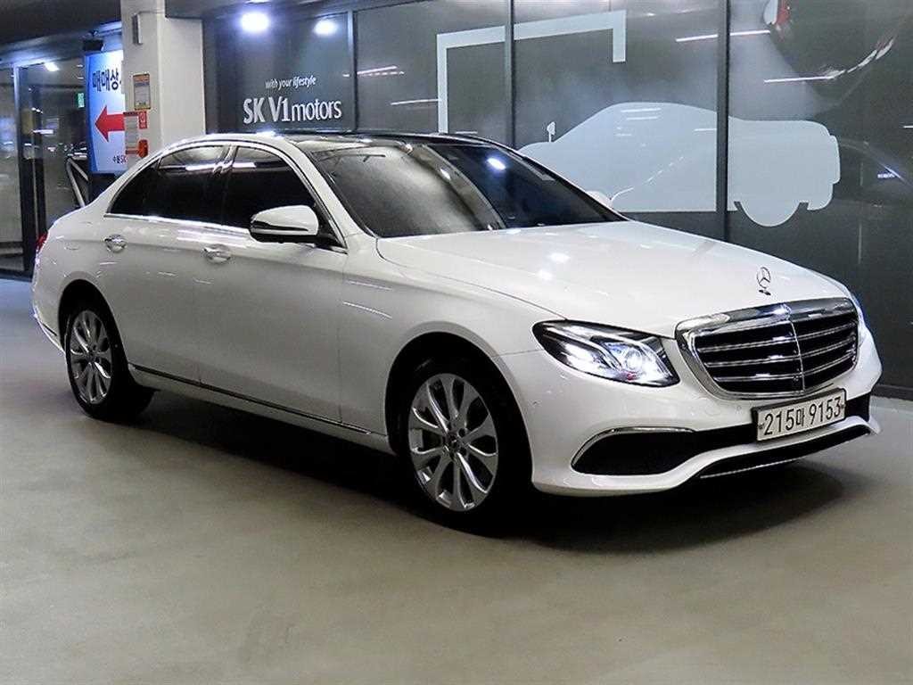 벤츠 E 클래스 E-클래스 W213 E300 4MATIC 익스클루시브 이미지 1