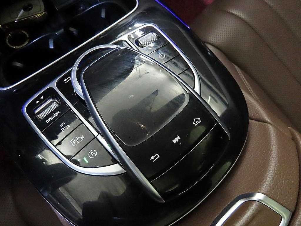 벤츠 E 클래스 E-클래스 W213 E300 4MATIC 익스클루시브 이미지 13