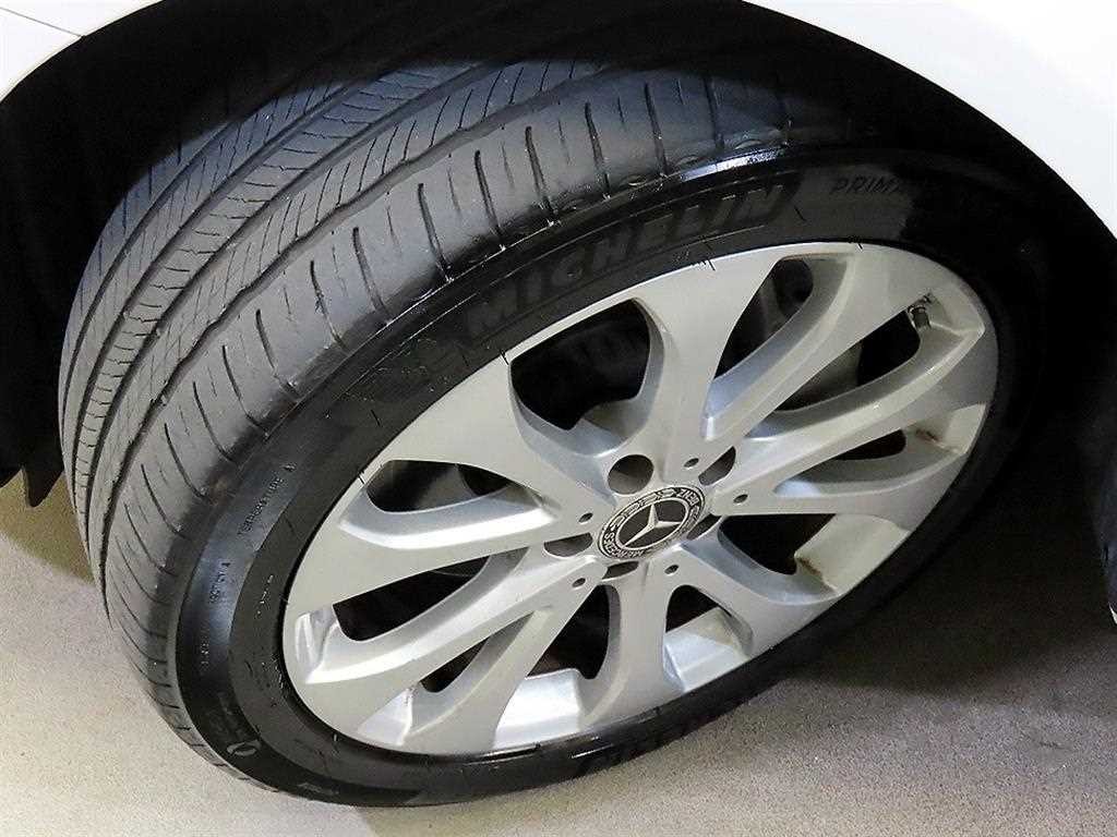 벤츠 E 클래스 E-클래스 W213 E300 4MATIC 익스클루시브 이미지 20
