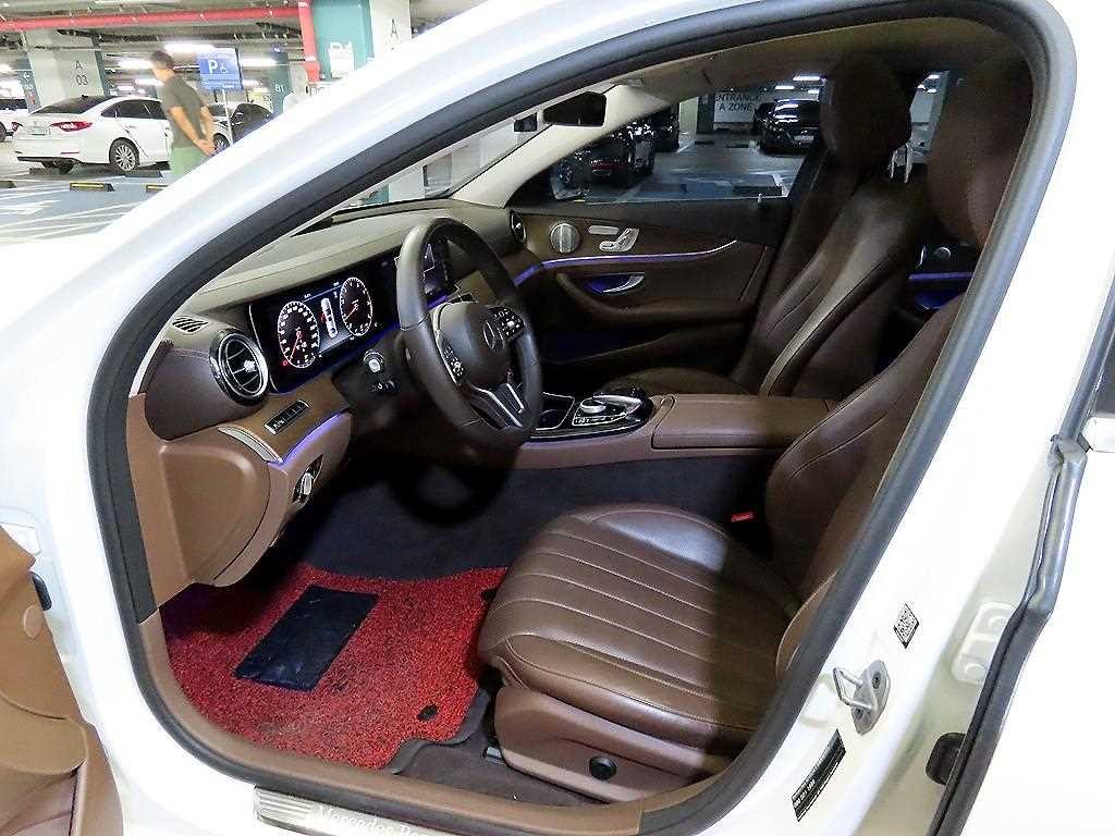 벤츠 E 클래스 E-클래스 W213 E300 4MATIC 익스클루시브 이미지 6