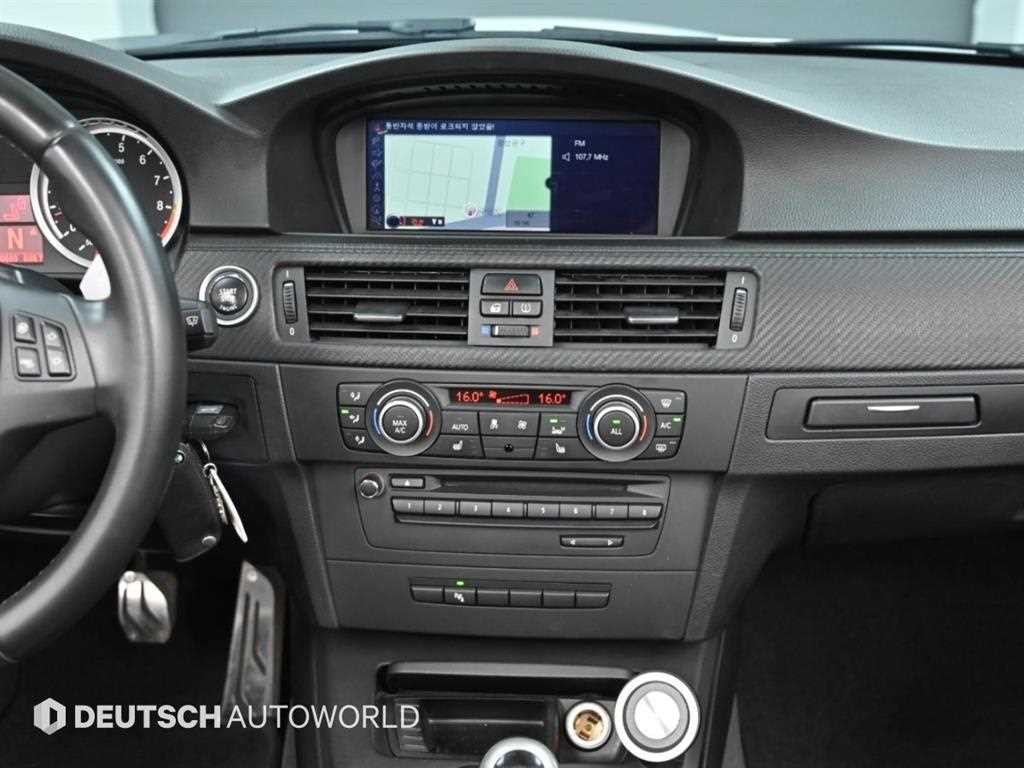 BMW 3시리즈 M3 (F80, E90) M3 컨버터블 이미지 14