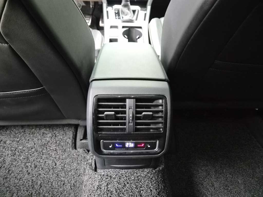 폭스바겐 아테온 2.0 TDI 프레스티지 이미지 19