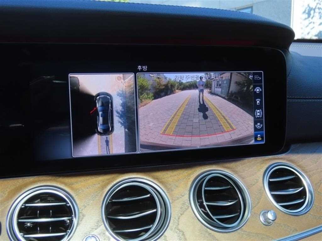 벤츠 E 클래스 E-클래스 W213 E300 4MATIC 익스클루시브 이미지 10