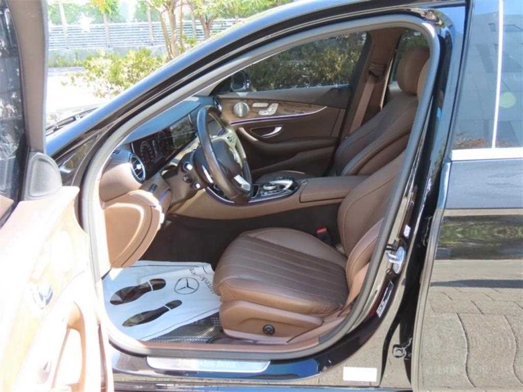 벤츠 E 클래스 E-클래스 W213 E300 4MATIC 익스클루시브 이미지 12