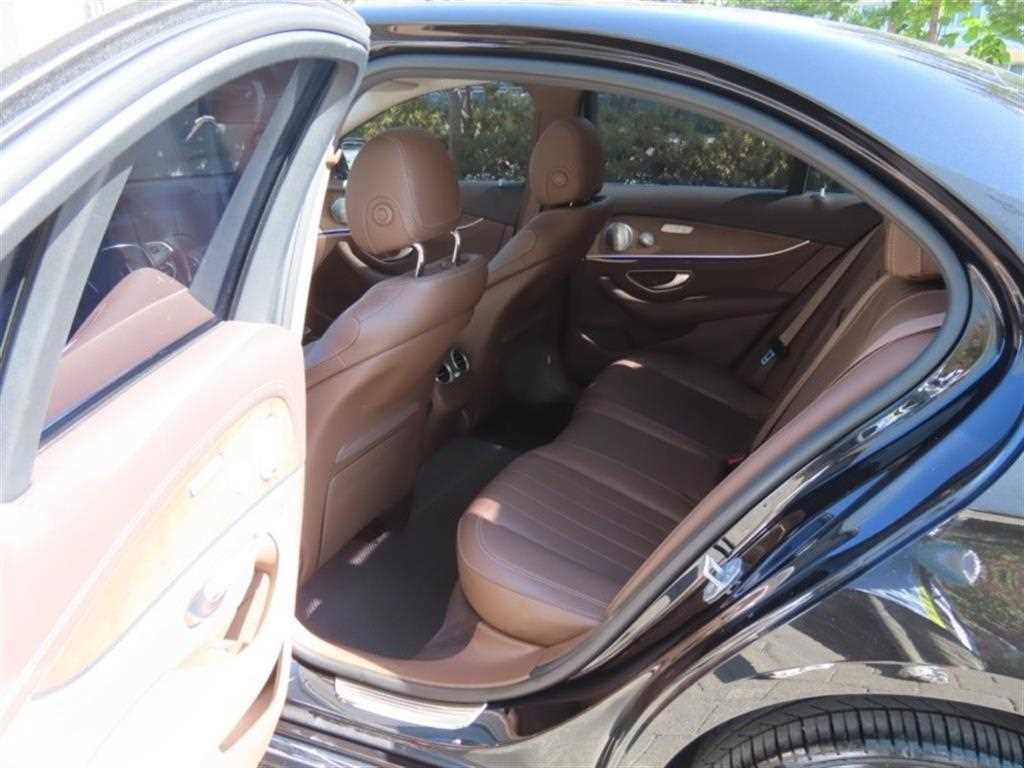 벤츠 E 클래스 E-클래스 W213 E300 4MATIC 익스클루시브 이미지 13