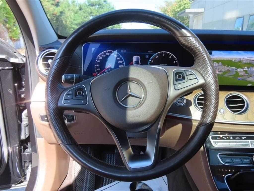 벤츠 E 클래스 E-클래스 W213 E300 4MATIC 익스클루시브 이미지 14