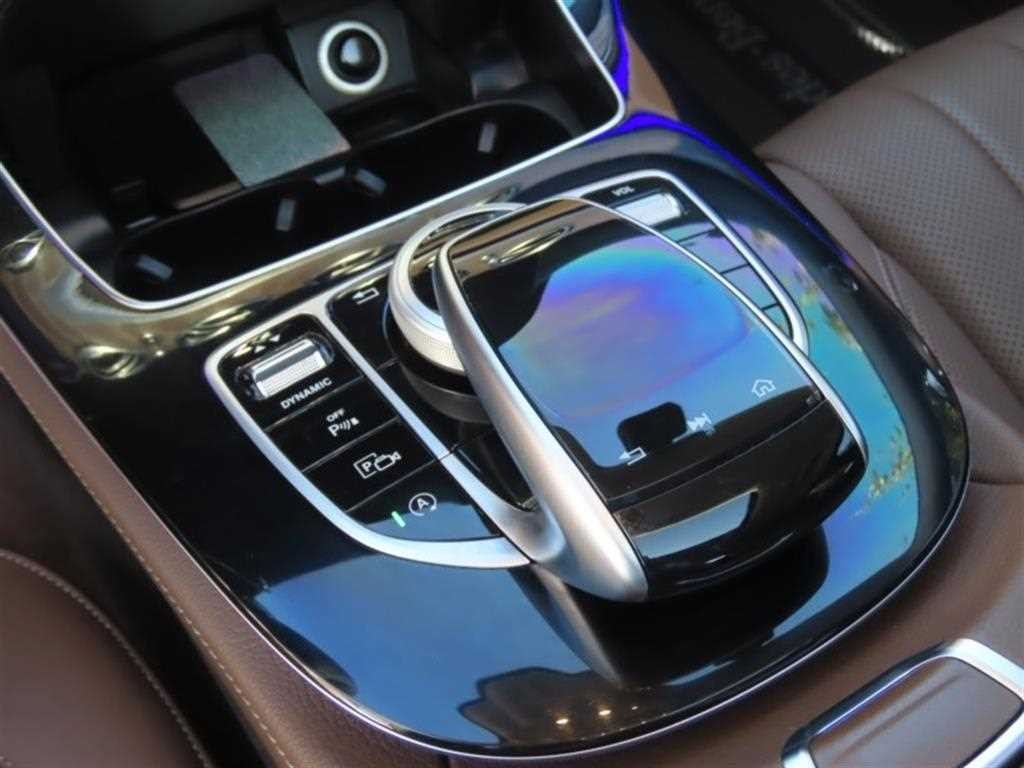 벤츠 E 클래스 E-클래스 W213 E300 4MATIC 익스클루시브 이미지 7