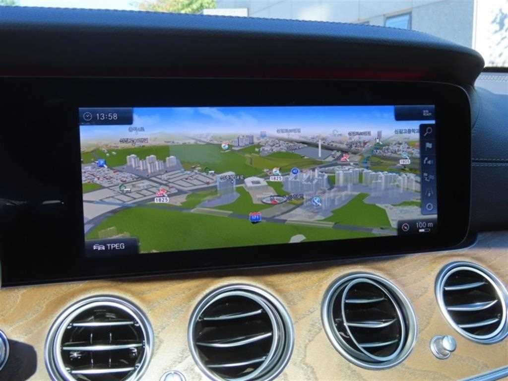 벤츠 E 클래스 E-클래스 W213 E300 4MATIC 익스클루시브 이미지 9