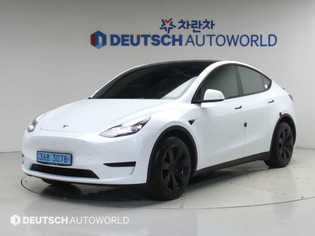 테슬라 모델 Y RWD 이미지 1