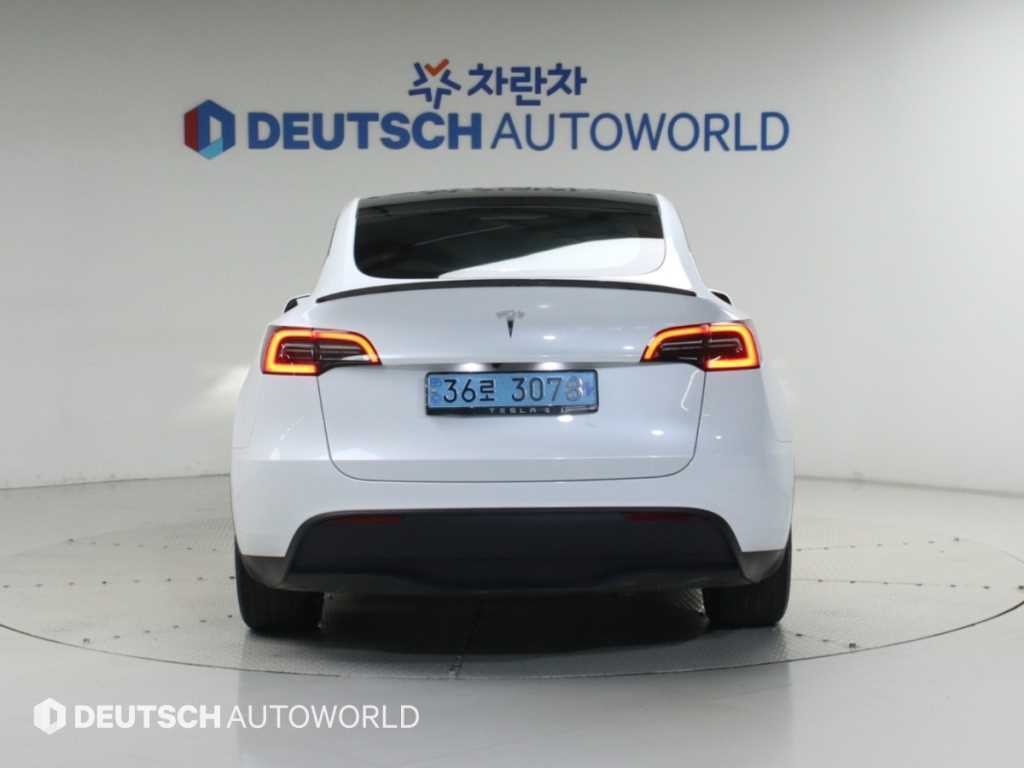 테슬라 모델 Y RWD 이미지 4
