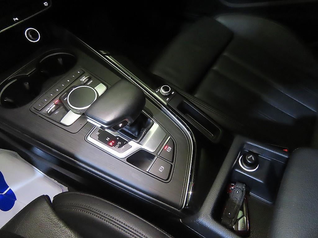 아우디 A5 A5 (F5) 45 TFSI 콰트로 프리미엄 스포트백 이미지 12