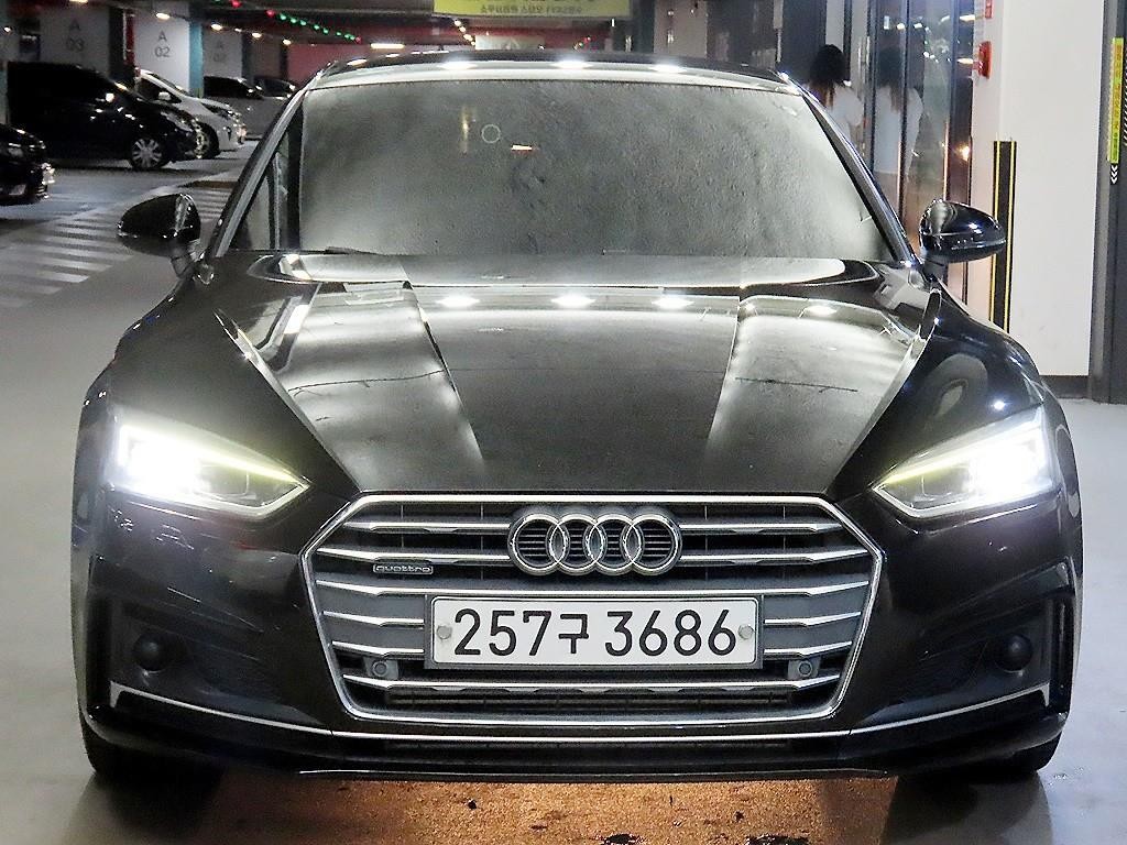 아우디 A5 A5 (F5) 45 TFSI 콰트로 프리미엄 스포트백 이미지 2