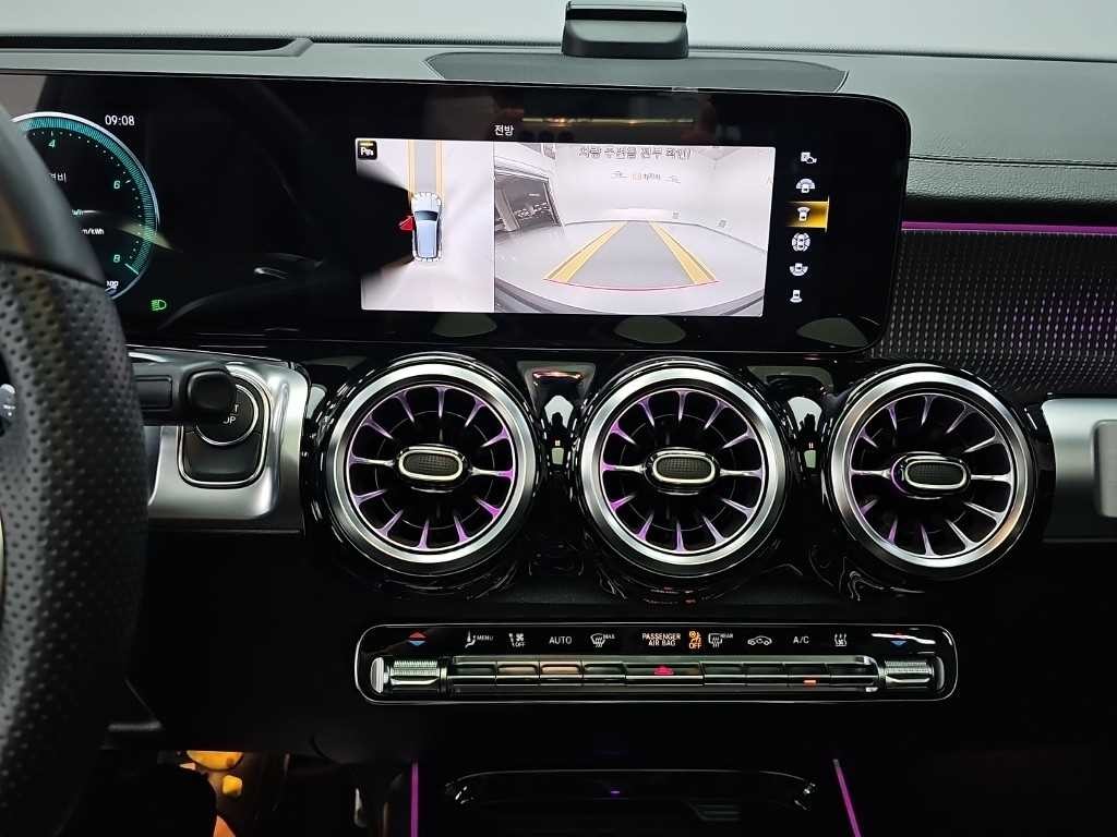 벤츠 EQB EQB (X243) EQB 300 4MATIC AMG 라인 이미지 10