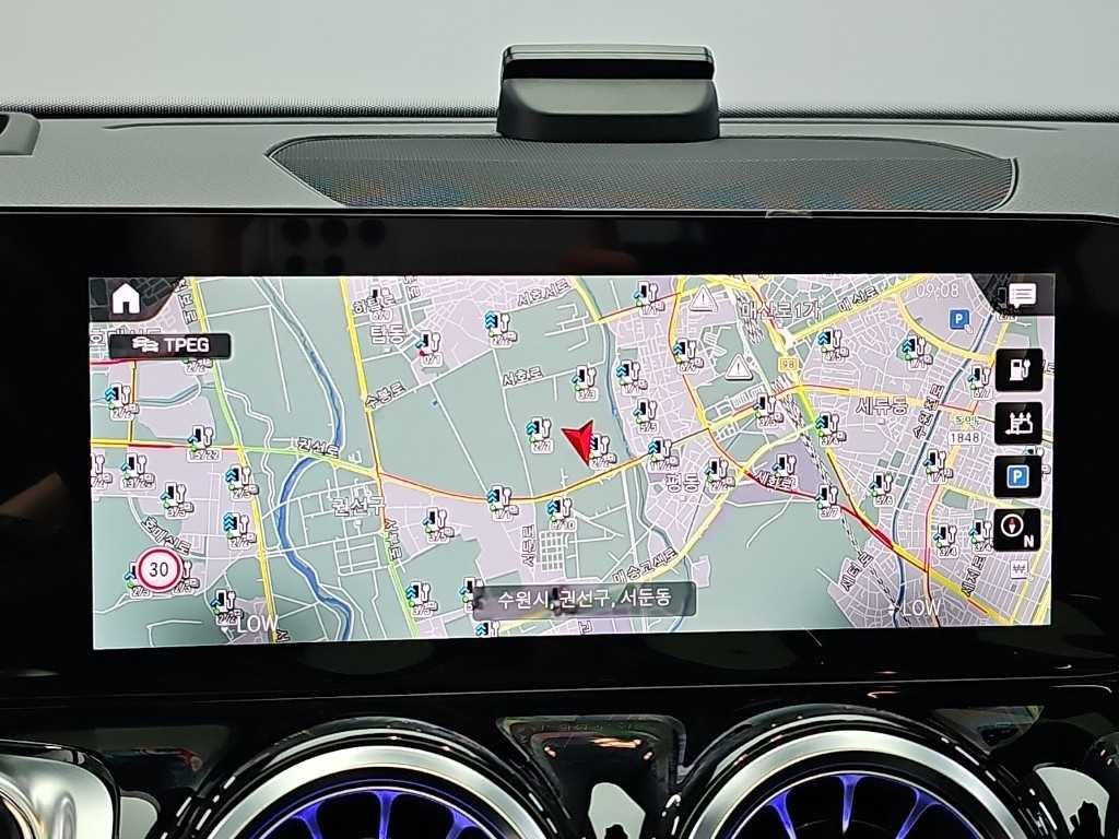 벤츠 EQB EQB (X243) EQB 300 4MATIC AMG 라인 이미지 15