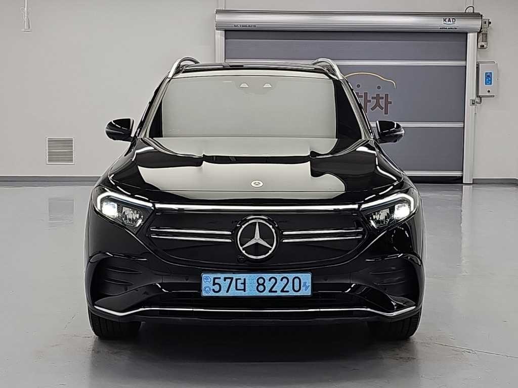 벤츠 EQB EQB (X243) EQB 300 4MATIC AMG 라인 이미지 2