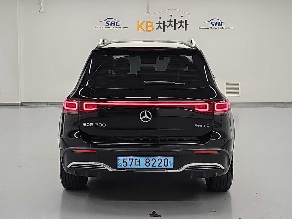 벤츠 EQB EQB (X243) EQB 300 4MATIC AMG 라인 이미지 3