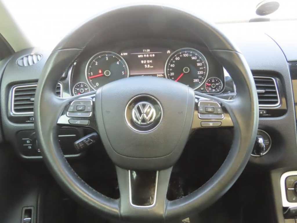 폭스바겐 투아렉 뉴 투아렉 V6 3.0 TDI 블루모션 이미지 11