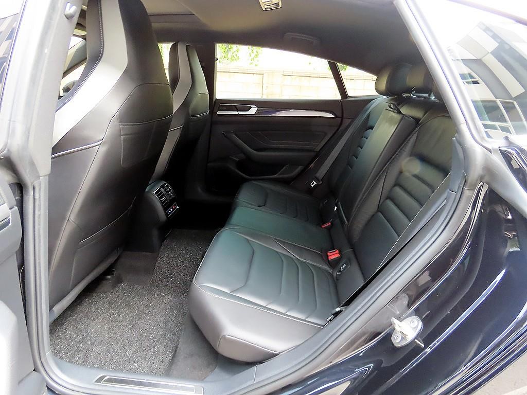 폭스바겐 아테온 2.0 TDI R-LINE 4모션 이미지 6