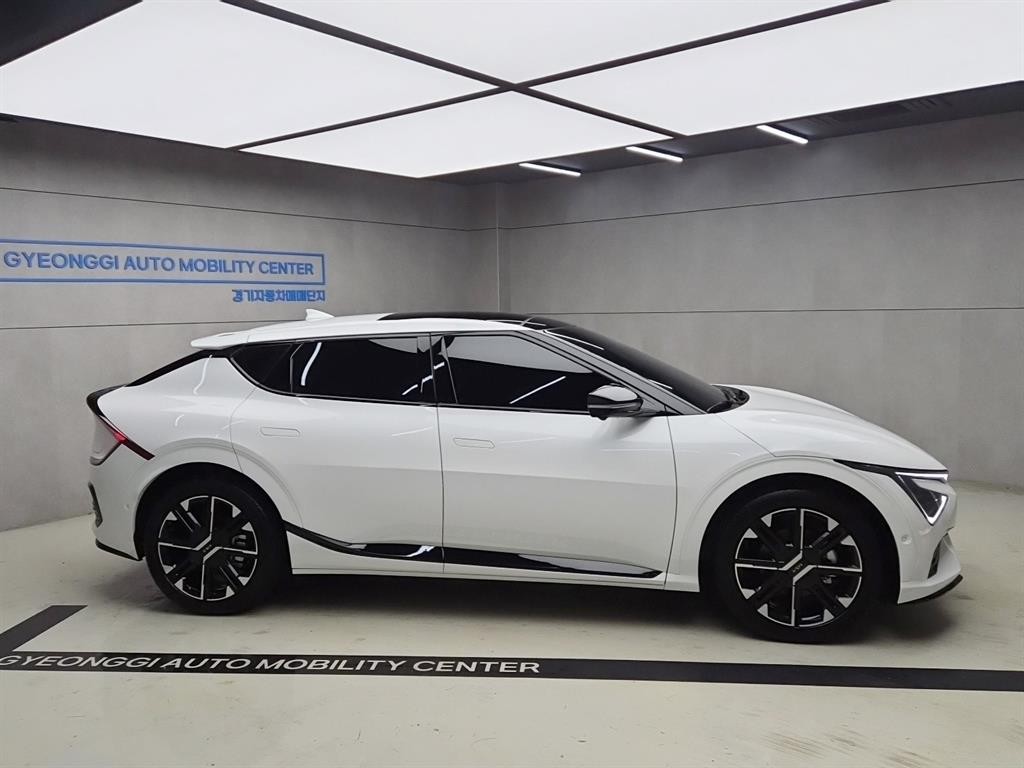 기아 EV6 더 뉴 EV6 롱레인지 2WD GT 라인 이미지 2