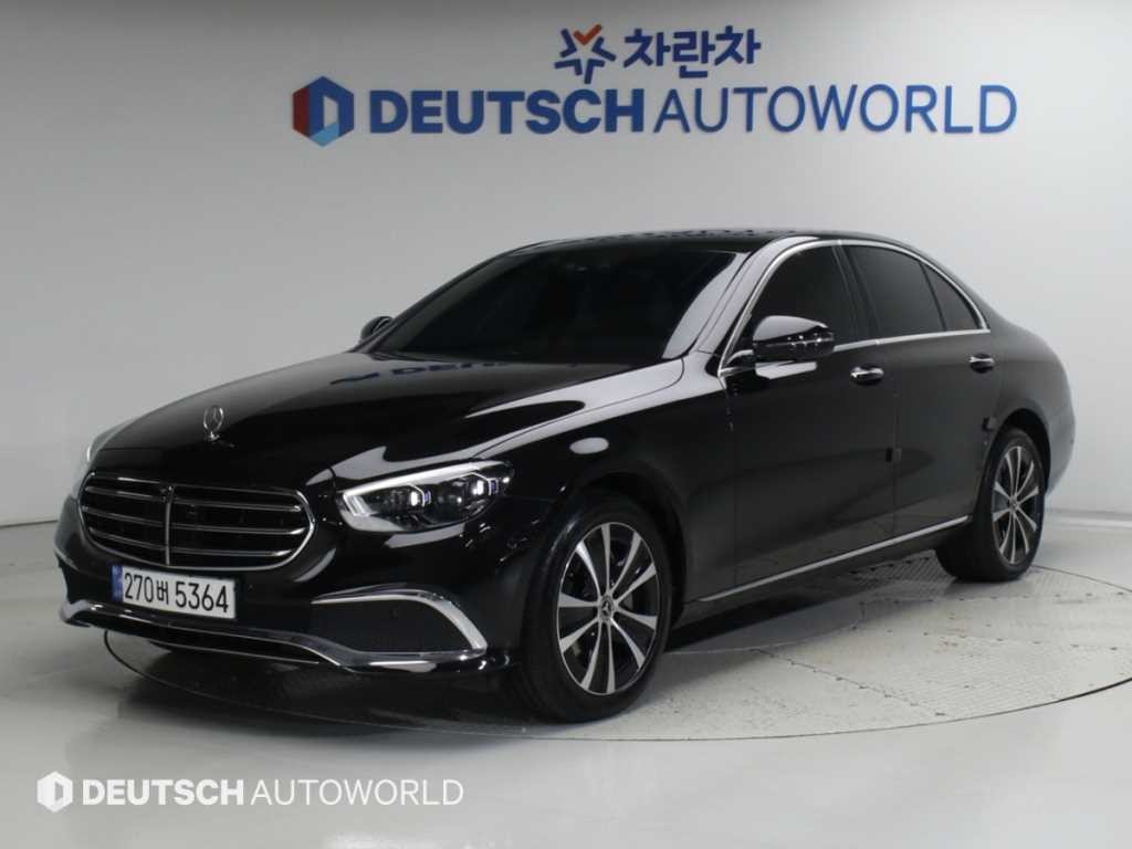 벤츠 E 클래스 E-클래스 W213 E300e 4MATIC 익스클루시브 이미지 1