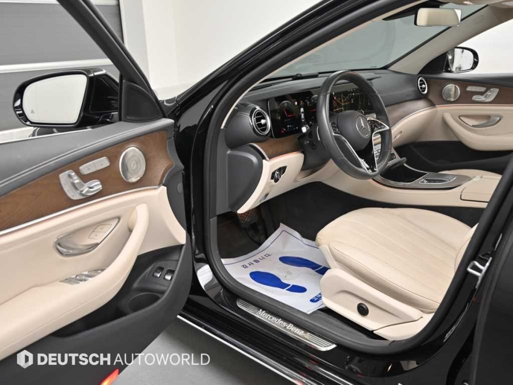 벤츠 E 클래스 E-클래스 W213 E300e 4MATIC 익스클루시브 이미지 11