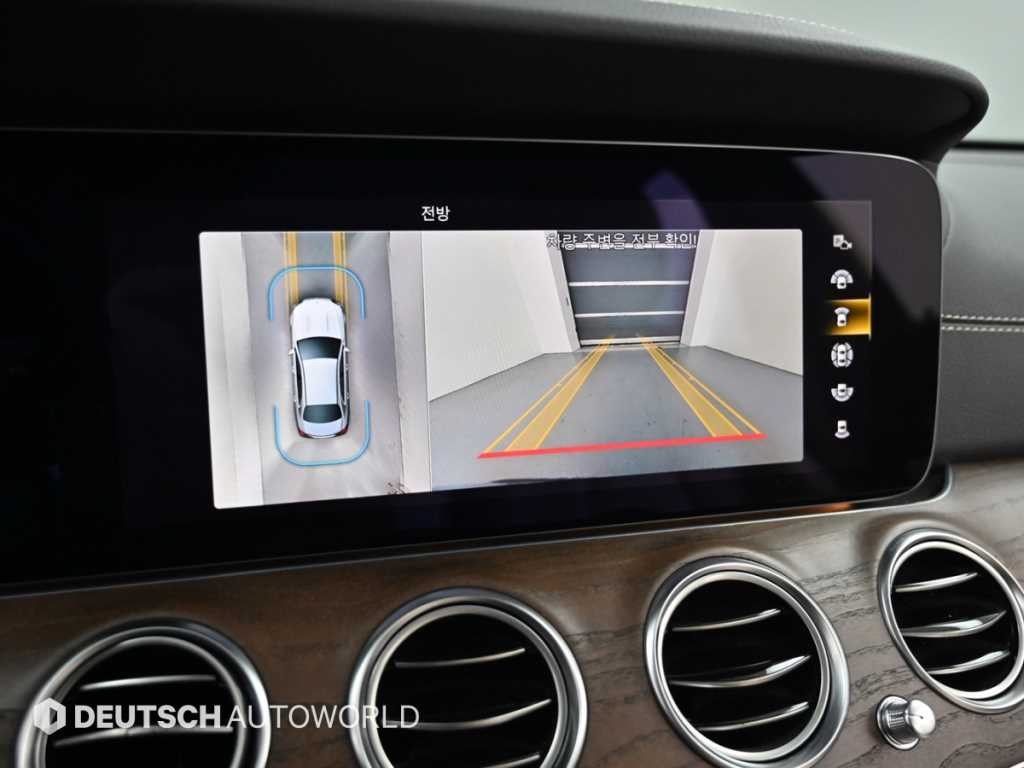 벤츠 E 클래스 E-클래스 W213 E300e 4MATIC 익스클루시브 이미지 15