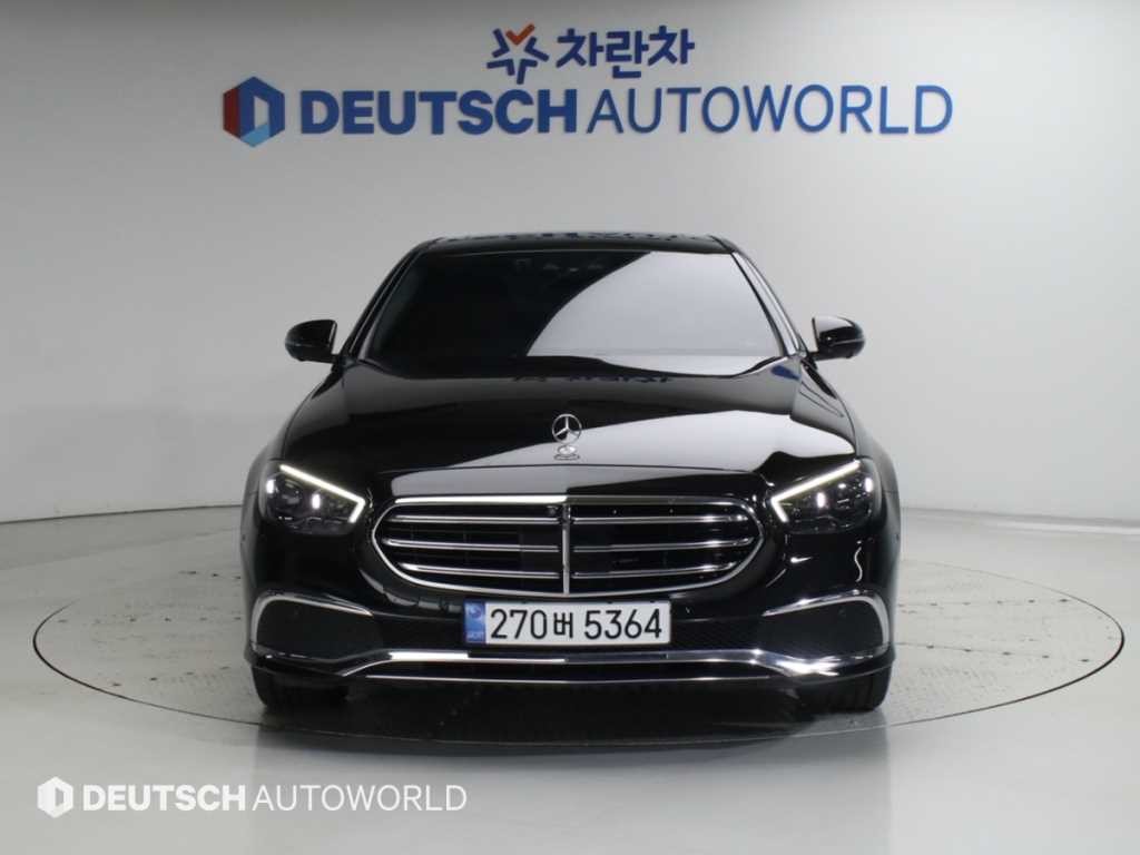 벤츠 E 클래스 E-클래스 W213 E300e 4MATIC 익스클루시브 이미지 3