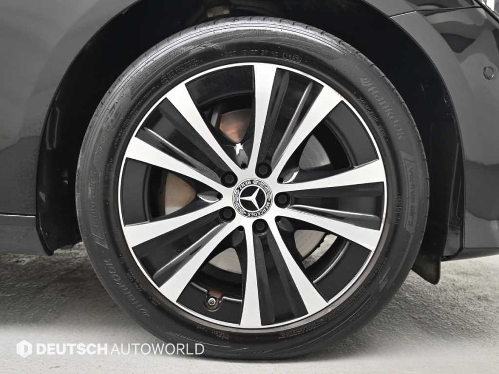 벤츠 E 클래스 E-클래스 W213 E300e 4MATIC 익스클루시브 이미지 5