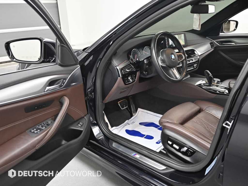 BMW 5시리즈 5시리즈 (G30) 530i xDrive M 스포츠 플러스 이미지 11