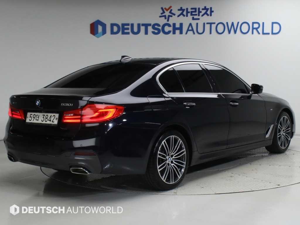 BMW 5시리즈 5시리즈 (G30) 530i xDrive M 스포츠 플러스 이미지 2