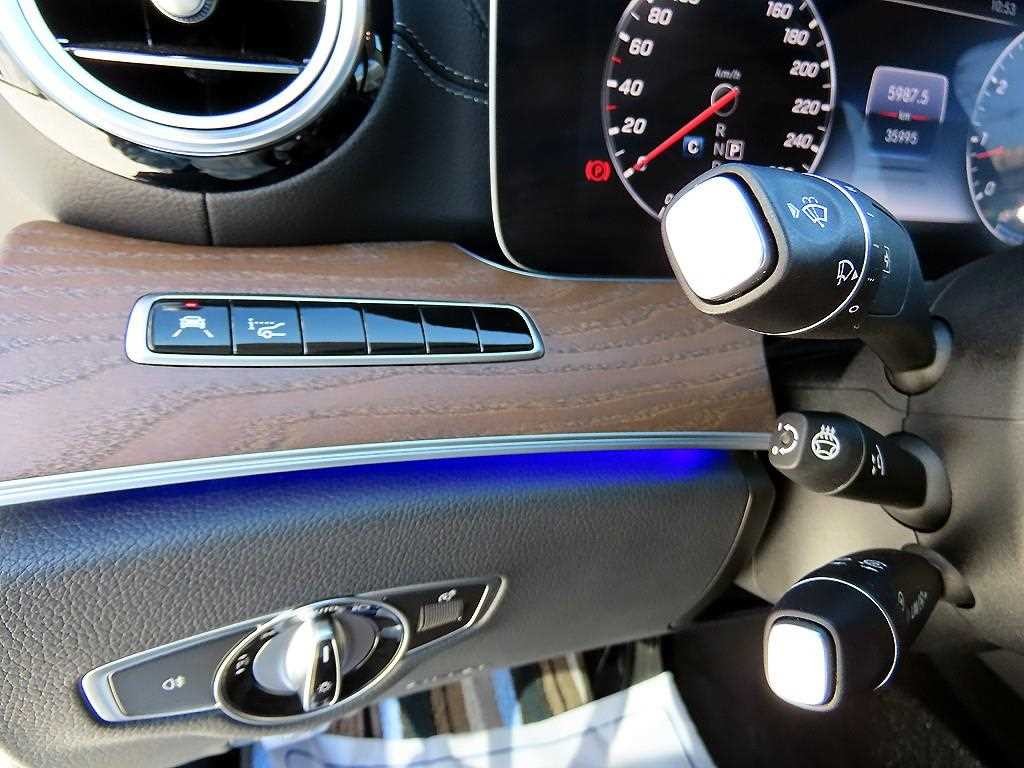 벤츠 E 클래스 E-클래스 W213 E300 익스클루시브 이미지 12