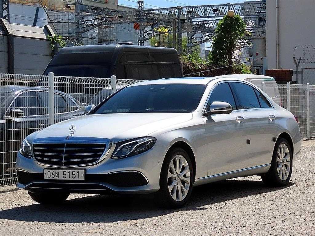 벤츠 E 클래스 E-클래스 W213 E300 익스클루시브 이미지 2