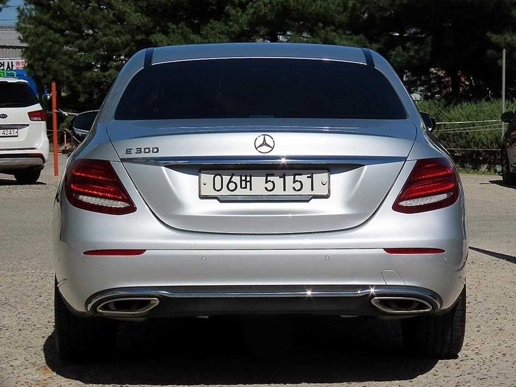 벤츠 E 클래스 E-클래스 W213 E300 익스클루시브 이미지 4