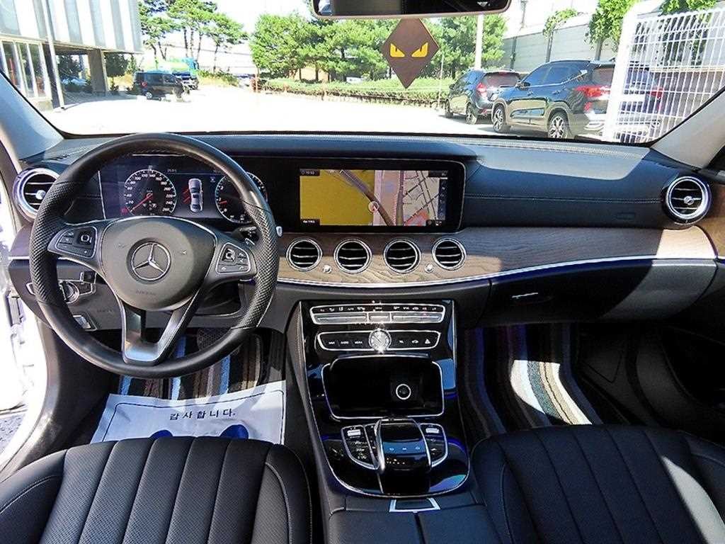 벤츠 E 클래스 E-클래스 W213 E300 익스클루시브 이미지 7