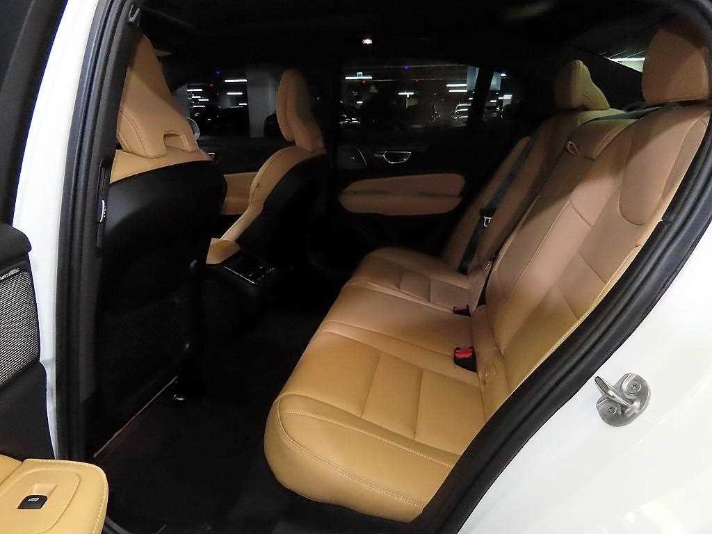 볼보 S60 S60(3세대) B5 얼티메이트 브라이트 이미지 7